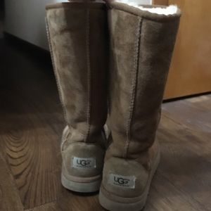 Tall beige UGG